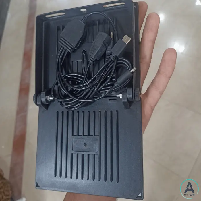 پنل خورشیدی تاشو با کابل های شارژر ولتاژ 5 ولت-4 وات