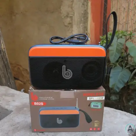 اسپیکر رادیو model B02s دارای RGB و پنل خورشیدی